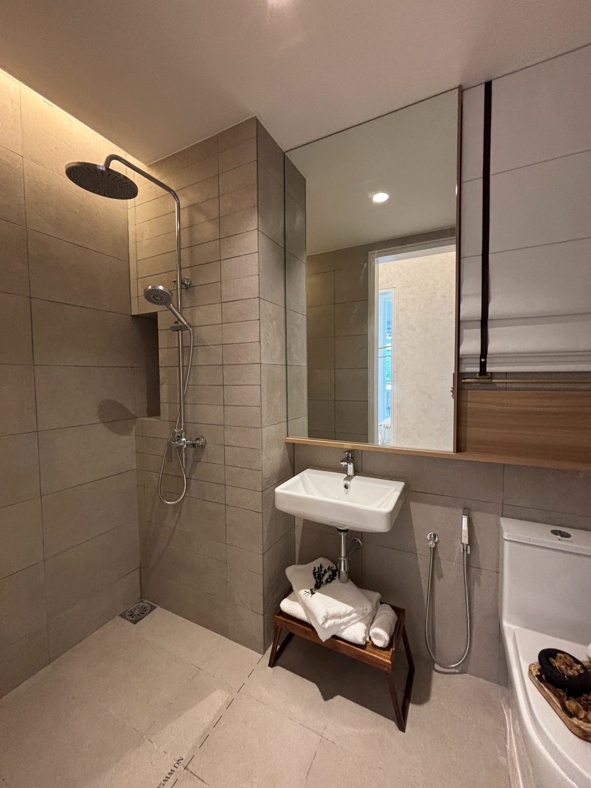 Bathroom 1 preview